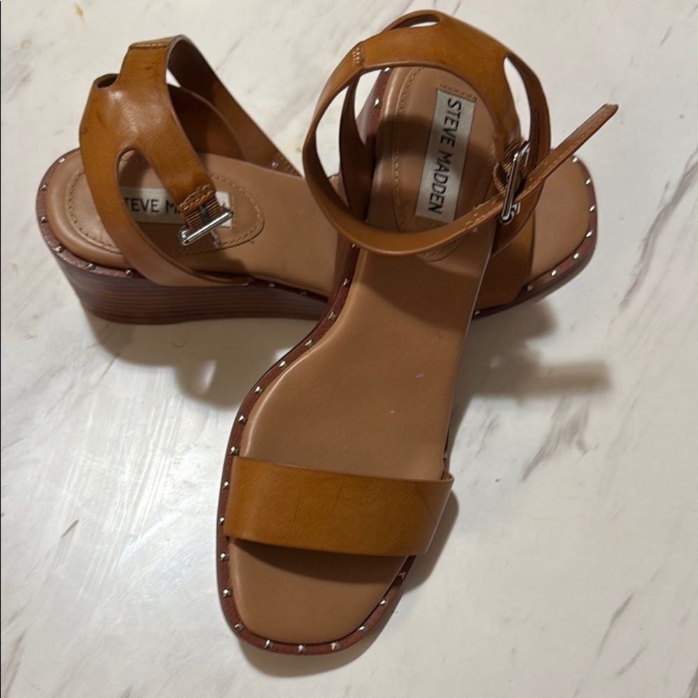Steve Madden Women's wedge Tan Sandals